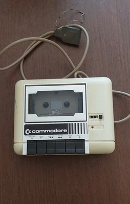 Unidade de fita Commodore 64 com pás e software - Imagem 1 de 4