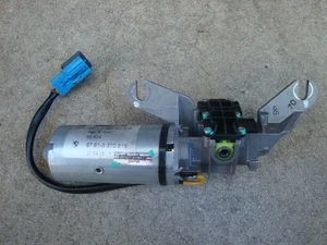 BMW E46 E64 E36 650i CONVERTIBLE BLOQUEO TECHO DELANTERO DESBLOQUEO ACTUADOR MOTOR PROBADO - Imagen 1 de 3
