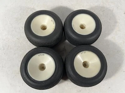 Jconcepts: Pressure Points (Super Soft) Green Compound, Fits 2.2" 1/10th Truck - Image 1 of 4