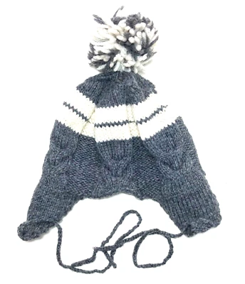 VINTAGE HAND KNIT GREY & WHITE CABLE KNIT HAT, YOUTH SMALL - Image 1 of 3