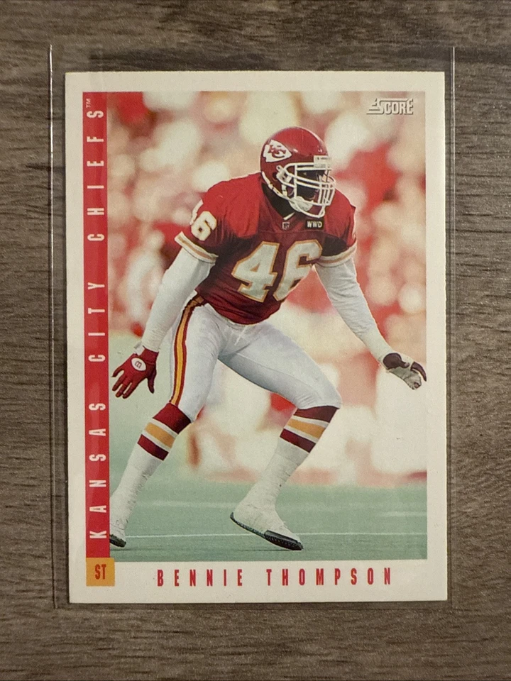 1993 Score Football Card #45 Bennie Thompson - Kansas City Chiefs  - Image 1 of 2