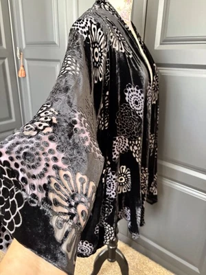 BNWT GRIZAS Black Short Floral Silk Mix Velvet Devore Jacket Size XXL RRP £195 - Image 1 of 4