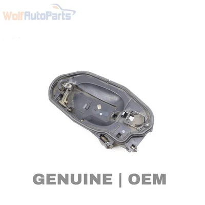 2006-2008 BMW 650I E64 — переднее правое внешнее крепление на ручку двери / кронштейн - Изображение 1 из 4