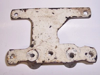 SOPORTE DE MONTAJE TRIUMPH 500 SPEEDO TACH GAUGE TWIN T100 DAYTONA 500CC TIGER  Foto 1 de 3