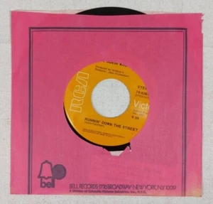 45--THE GUESS WHO--HAND ME DOWN WORLD / RUNNIN' DOWN THE STREET  #9 - Picture 1 of 3