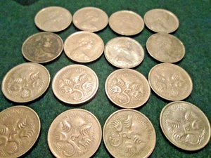 16 AUSTRALIA 5 CENT COINS. QUEEN ELIZABETH II. - Picture 1 of 2