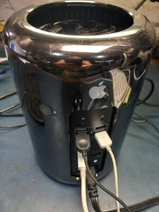 Apple MAC Pro A1481 Late 2013 Xeon 6-Core 3.5GHz 16GB 500G SSD Dual FirePro D500 - Afbeelding 1 van 5