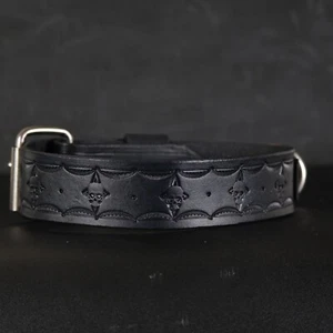 Collar de perro de cuero hecho a mano. 1,5 pulgadas de ancho. Diseño de calaveras. NEGRO - Imagen 1 de 7