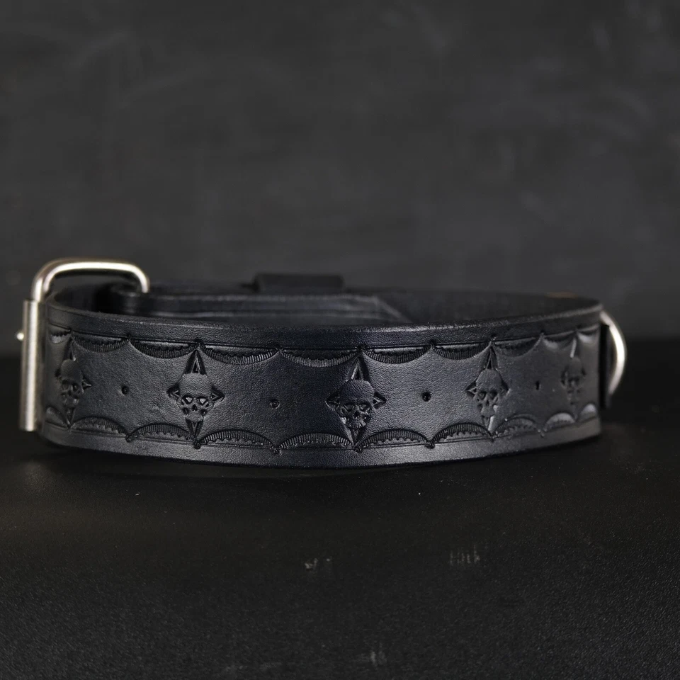 Кожаный ошейник для собаки ручной работы. Ширина 1,5 дюйма. Дизайн черепов. ЧЕРНЫЙ - Изображение 1 из 4