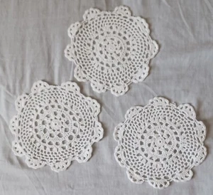 7” Vintage Doilies White Crochet Flower Pattern - Set of 3 - Picture 1 of 3