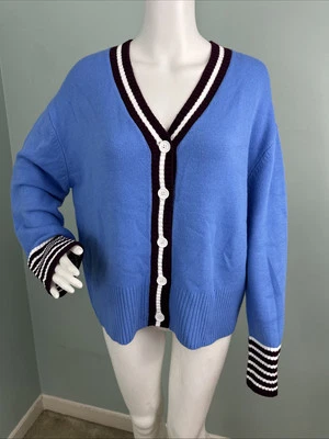 Cárdigan suéter con botones estilo universitario azul French Connection para mujer talla grande Foto 1 de 4