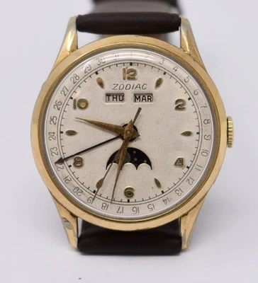 Vintage 1950s Mens Zodiac Triple Calendar Moonphase Wristwatch Cal. 12s Mod. 907 - Image 1 of 4