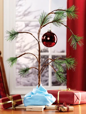 Productworks 24" Charlie Brown Árbol de Navidad con Manta Linus - Holiday Déc Foto 1 de 3