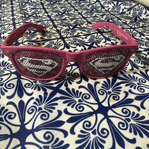 TM & DC Comics (s14) Sunglasses Superman Logo Mess Lince - Picture 1 of 6
