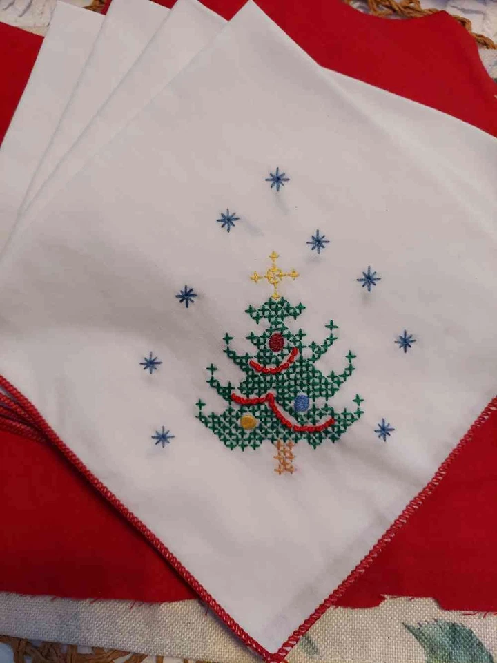 4 servilletas de árbol de Navidad punto de cruz hechas a mano de colección rojo blanco Foto 1 de 1