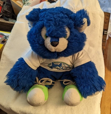 Vintage 1990 Minnesota Timberwolves NBA Duncan the Timberpup Plush Crunch Target Cover