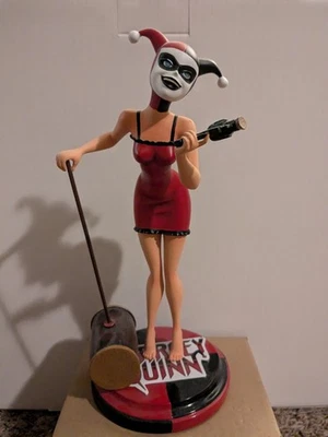 Estátua de resina Harley Quinn Mad Love - Diamond Select Toys DC Comics 2103/3000 - Imagem 1 de 4