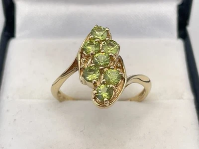 9ct Gold Hallmarked Peridot Cluster Ring. Goldmine Jewellers. - Image 1 of 4