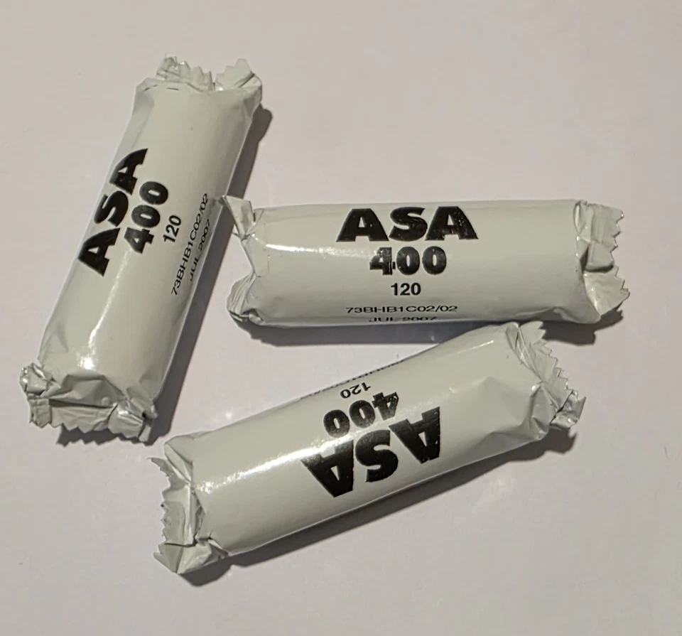 Ilford HP5 Plus - Película 120 Blanco y Negro NUEVO STOCK ANTIGUO, Caducado 2007 Foto 1 de 1