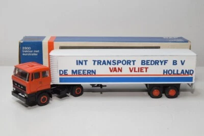 B28 1:50 LION CAR TOYS 59 DAF 2800 CAMION CON RIMORCHIO FURGONE VLIET DE MEER... - Immagine 1 di 4