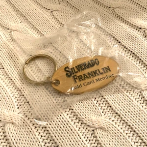 Silverado Franklin Deadwood South Dakota Casino Gold Card Member Keychain Metal - Picture 1 of 3