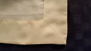Tovaglia poliestere gialla con trama testurizzata 3" orlo a goccia 62" x 84" vintage - Foto 1 di 3