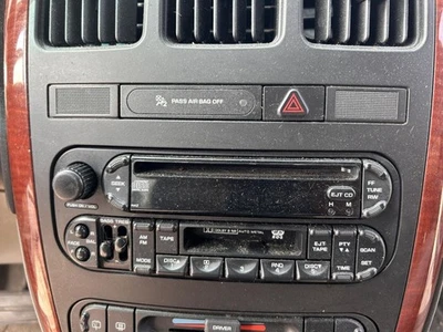 Аудиооборудование радиоприемник радио AM-FM-кассета подходит для 02–07 CARAVAN 570990 - Изображение 1 из 4