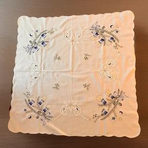 Weihnachten Advent Tischdecke, Mitteldecke 80 x 80 cm, bestickt Kerze blau Gold - Bild 1 von 4