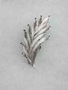 VTG Signed TRIFARI CROWN Silver tone Textured PALM LEAF Pin Brooch ~ 2.75" - Picture 1 of 6