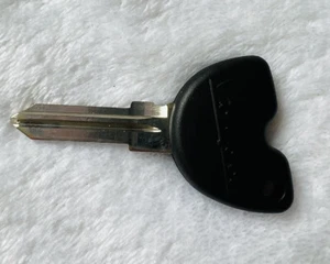 KEY BLANK Genuine - Vespa 50 /Granturismo /GT /ET4 check year - 1B004718 - Picture 1 of 2