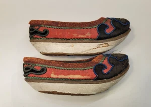 Antique Chinese Silk Pedestal Boat-Shape Shoes - Picture 1 of 5