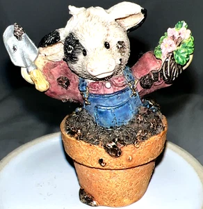 Vintage Mary Moo Moos Peek A Moo Gardener Figurine Cow Resin Flower Pot 1996 - Picture 1 of 12