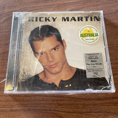 Ricky Martin - Image 1 of 2