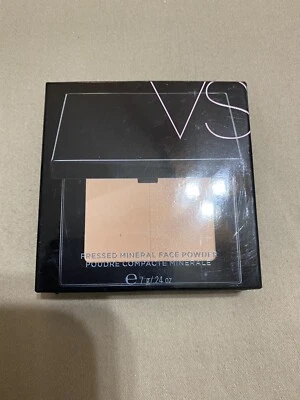 Novo na caixa Victoria’s Secret VS pó facial mineral prensado sombra média 20 muito raro - Imagem 1 de 4