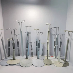 18 verschiedene Puppenaufsteller - Bild 1 von 5