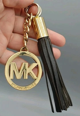 MICHAEL KORS NEGRO IMITACIÓN PIEL DE SERPIENTE BORLA Llavero Astilla con LOGOTIPO MK ENCANTO Foto 1 de 4