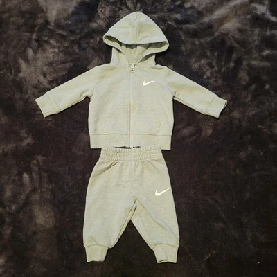 Nike 2 Piece Hoodie And Sweatpants Infant Size Newborn Light Green - Image 1 of 4