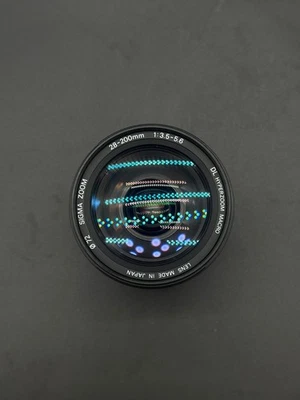 Sigma Zoom 28-200mm f/3.5-5.6 DL Hyperzoom Macro - Image 1 of 4