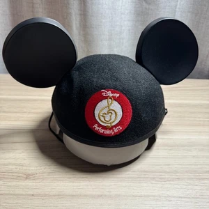 Parche bordado negro adulto sombrero orejas de Mickey Mouse artes escénicas parques Disney - Imagen 1 de 5