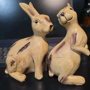 Paar (2) gebranntes Holz Stil Harz HASE Figur Skulptur Hase stehender Hase - Bild 1 von 10