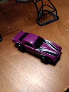 1982 HOT WHEELS CHEVY CAMARO Z28 PURPLE W/ BLACK & WHITE 3" DIECAST CAR - NICE - Picture 1 of 6