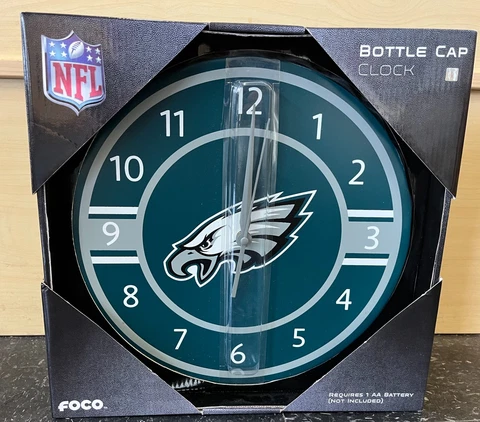 NFL Philadelphia EAGLES Bottle Cap Clock NEW IN BOX Cover