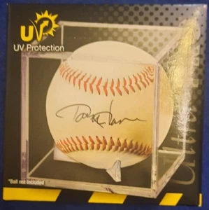 ULTRA PRO SQUARE - BASEBALL BALLHALTER WÜRFEL DISPLAY MIT 3 ZACKEN WIEGE - Bild 1 von 3