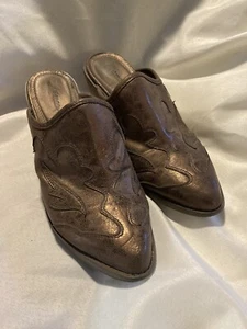 Gomax Cowboy Metallic Brown Faux Leather Overlay Western Slide Size Womens 9M - Picture 1 of 4