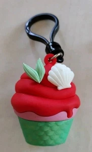 Portachiavi clip borsa cupcake Principessa Ariel Disney - Esclusivo - Chaser - Foto 1 di 3