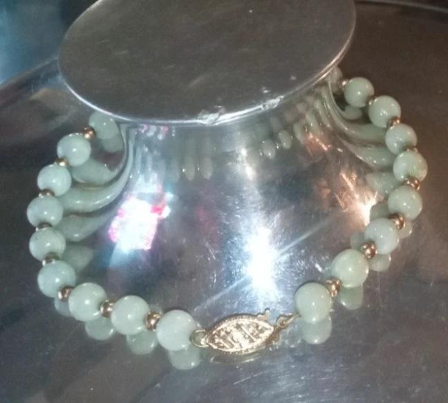 14k 金色 - 8 毫米浅绿色玉珠手链 - 8 — 第 1/4 张图片