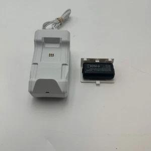 Base de Carga PowerA XBPW0077-01 Blanco Accesorio para Videojuegos Usado - Imagen 1 de 3