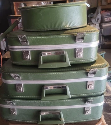 Vintage 70s Luggage Set - Image 1 of 4