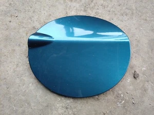 BMW E87 1 SERIES 2009 PETROL FLAP COVER IN TAHITI GREEN METALLIC - Picture 1 of 3