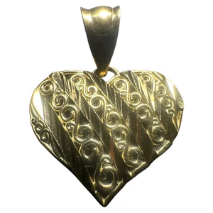 10k yellow gold filigree heart pendant Beautiful Design! - Picture 1 of 4
